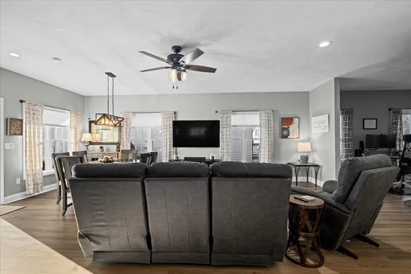 $650,000 | 8 Tea Party Drive, Uxbridge, MA 01569