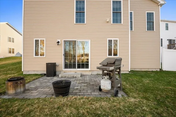 $650,000 | 8 Tea Party Drive, Uxbridge, MA 01569