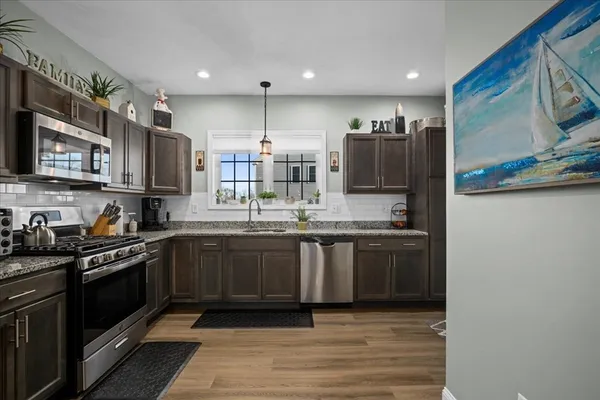 $650,000 | 8 Tea Party Drive, Uxbridge, MA 01569