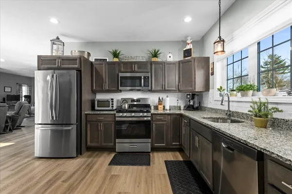 $650,000 | 8 Tea Party Drive, Uxbridge, MA 01569