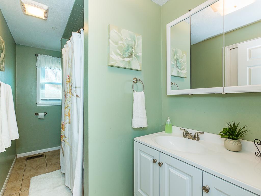 111 Old Derry Road Londonderry, NH 03053 - Photo 12 of 15