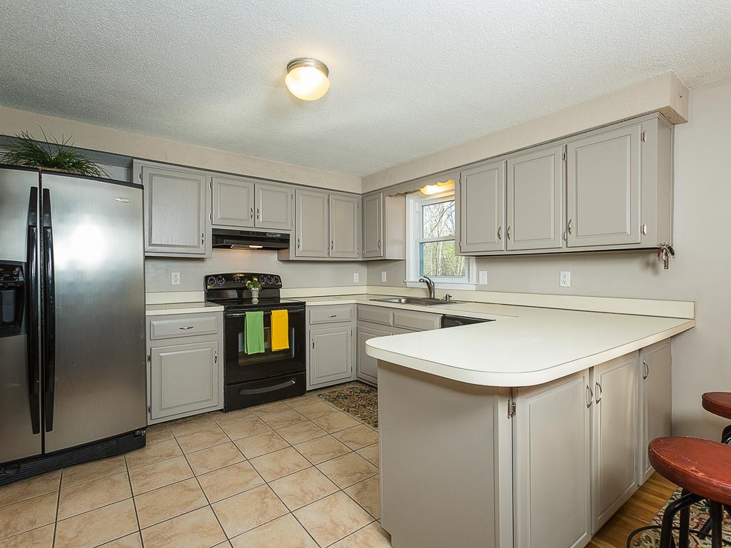 111 Old Derry Road Londonderry, NH 03053 - Photo 4 of 15