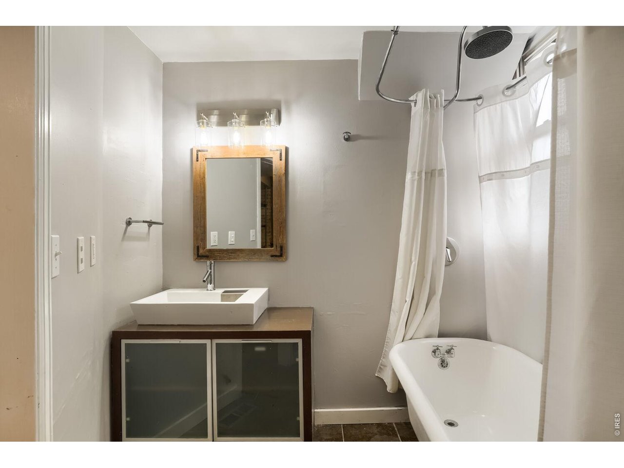 2929 Curtis Street Denver, CO 80205 - Photo 15 of 43 Bathroom Two