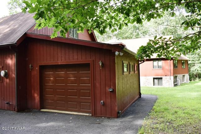 120 Canterbury Road Bushkill, PA 18324 - Photo 6 of 59 3rd garage bay