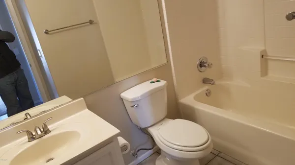 $1,850 | 12214 North 41st Drive, Phoenix, AZ 85029