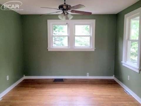 806 West Silver Lake Road Fenton, MI 48430 - Photo 8 of 16 20437936-7.JPG