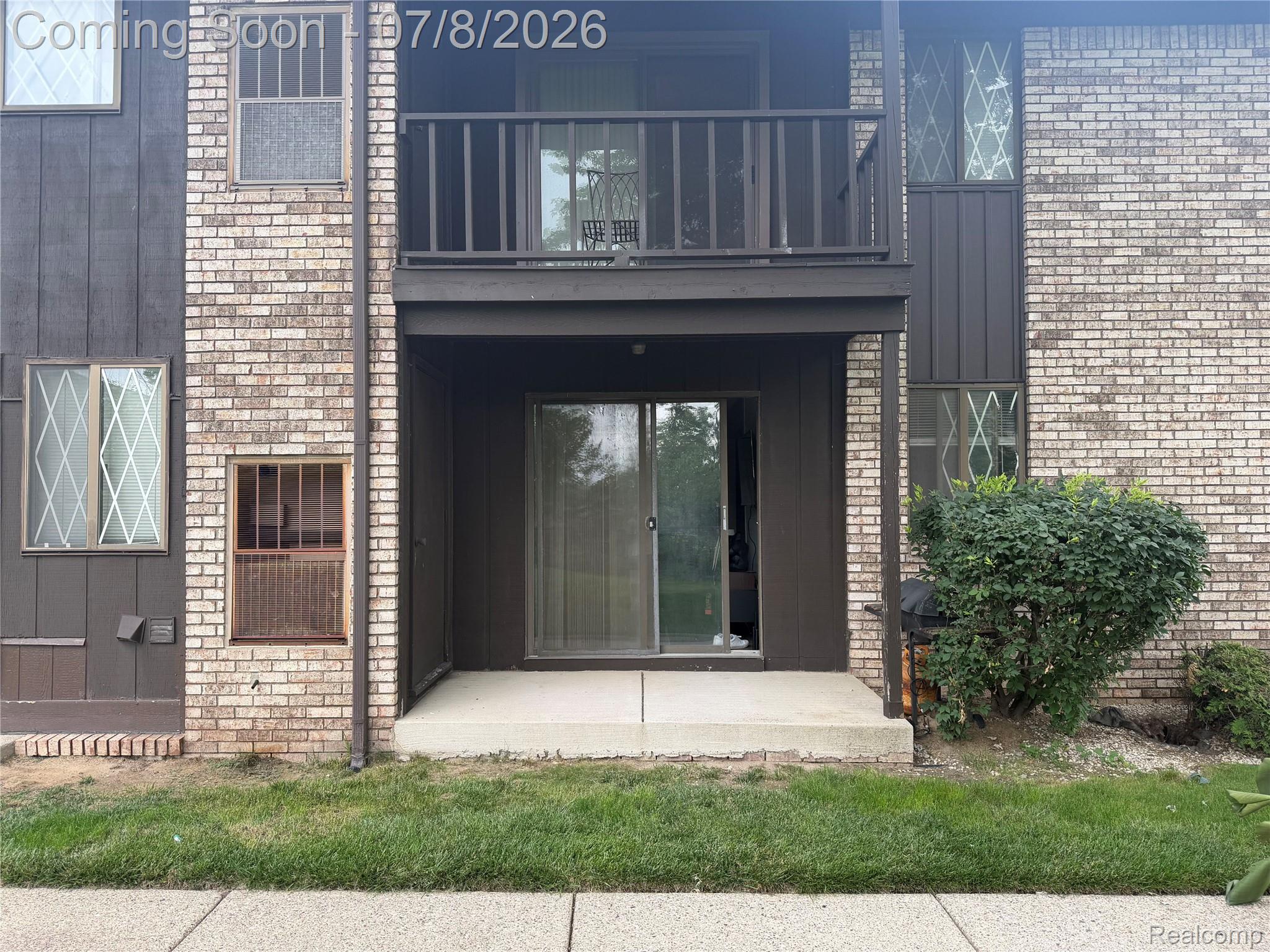 270 East Thirteen Mile Road Madison Heights, MI 48071 - Photo 15 of 16 IMG_2037.jpeg