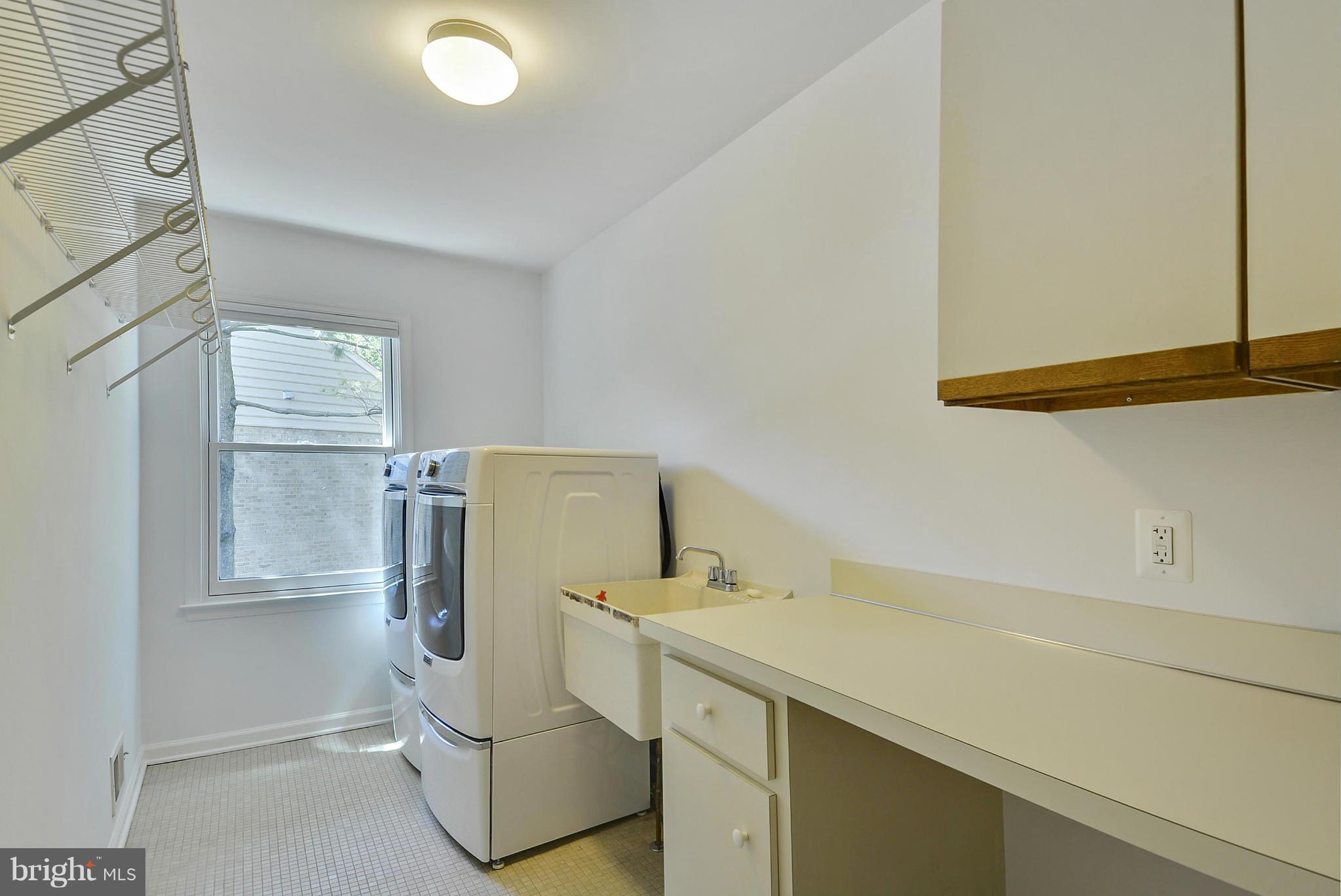 9500 Reach Road Potomac, MD 20854 - Photo 17 of 30 Large laundry room on bedroom level