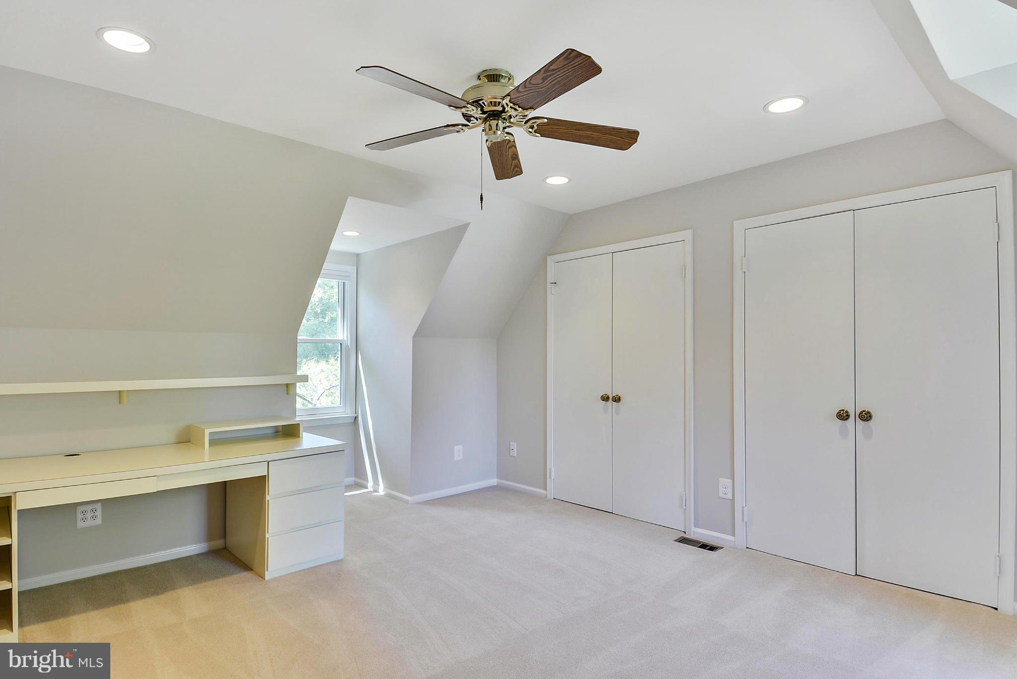9500 Reach Road Potomac, MD 20854 - Photo 23 of 30 Upper level private guest suite with full bath