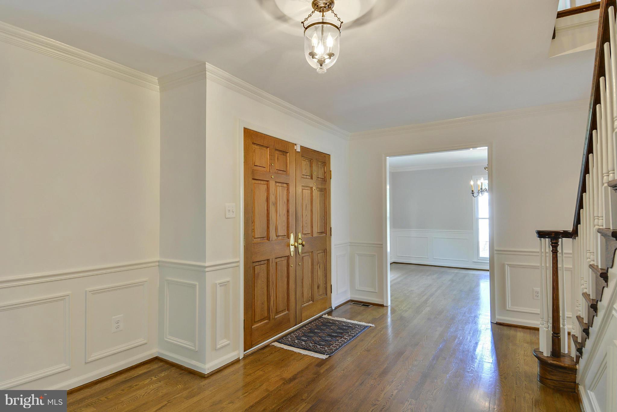 9500 Reach Road Potomac, MD 20854 - Photo 5 of 30 Entry Foyer