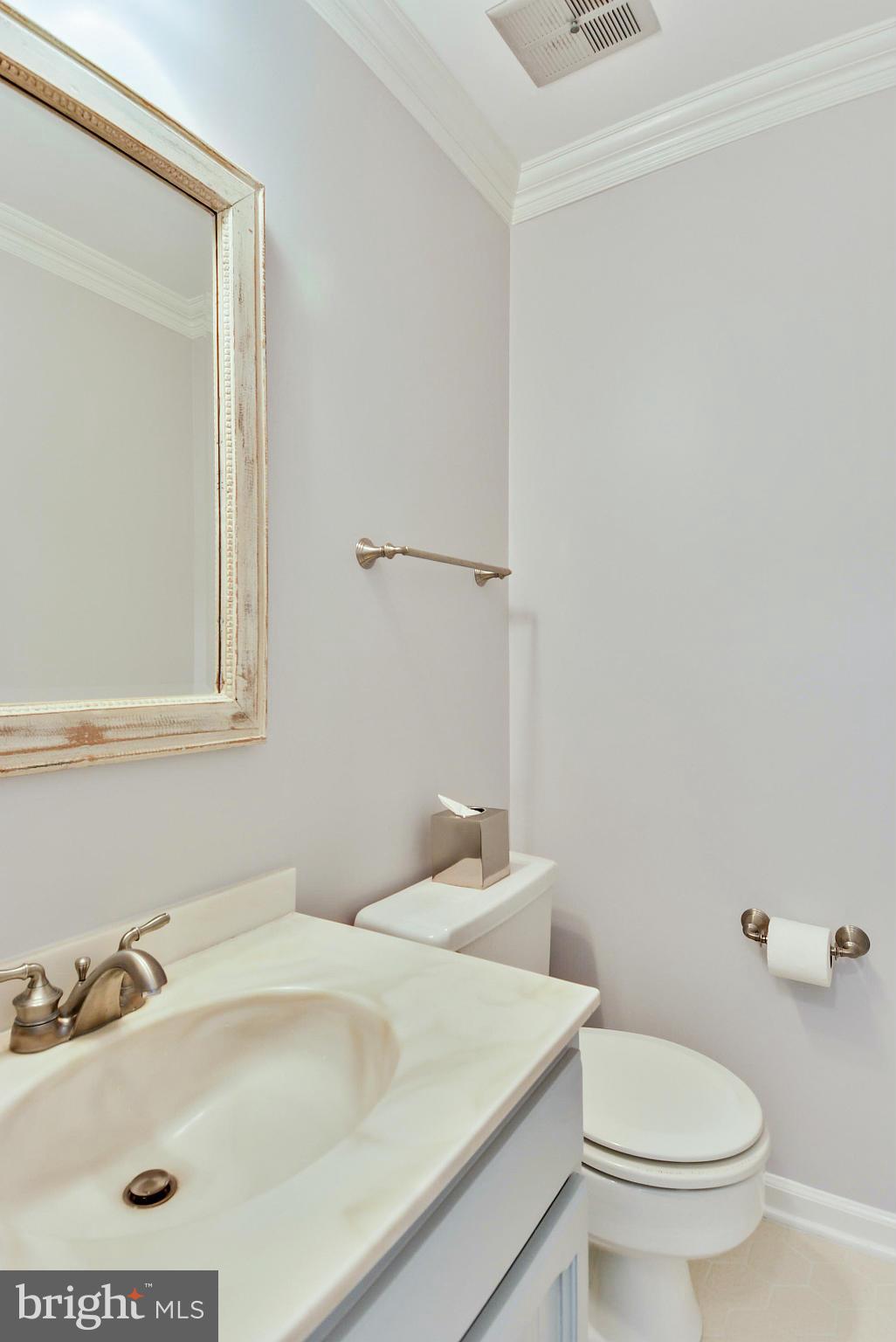 9500 Reach Road Potomac, MD 20854 - Photo 7 of 30 Main level powder room
