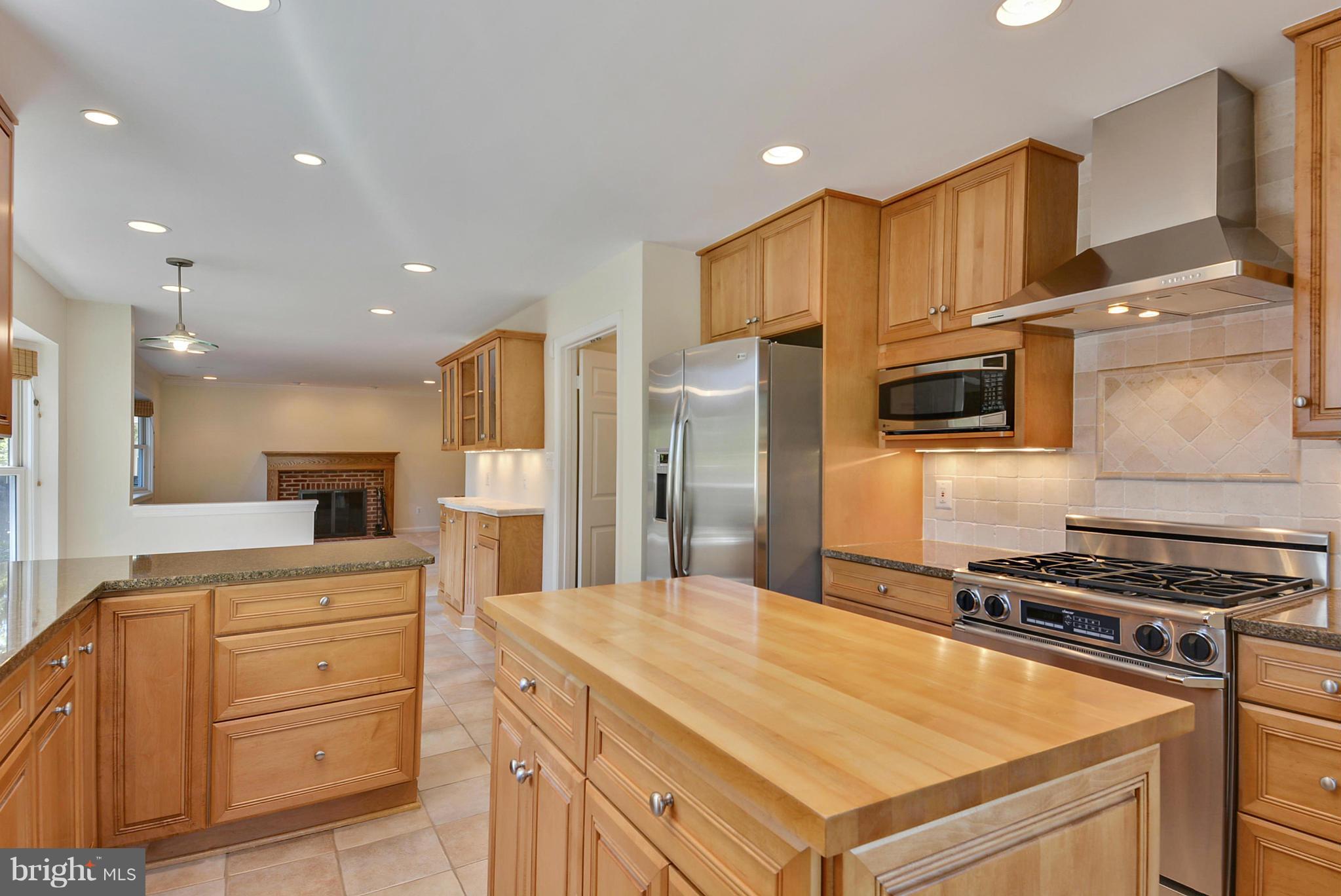 9500 Reach Road Potomac, MD 20854 - Photo 8 of 30 Kitchen
