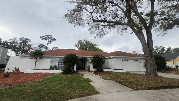 $3,300 | 2001 Country Club Court, Plant City, FL 33566