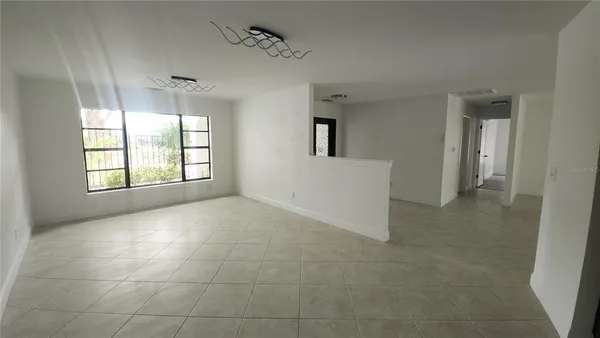 $3,300 | 2001 Country Club Court, Plant City, FL 33566