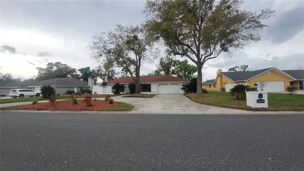 $3,300 | 2001 Country Club Court, Plant City, FL 33566