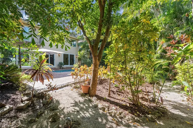 a view of outdoor space yard and patio