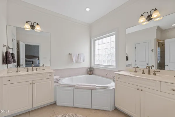 $673,000 | 14 Grandwood Circle, Durham, NC 27712