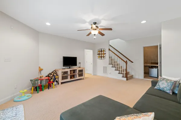 $699,999 | 14 Grandwood Circle, Durham, NC 27712