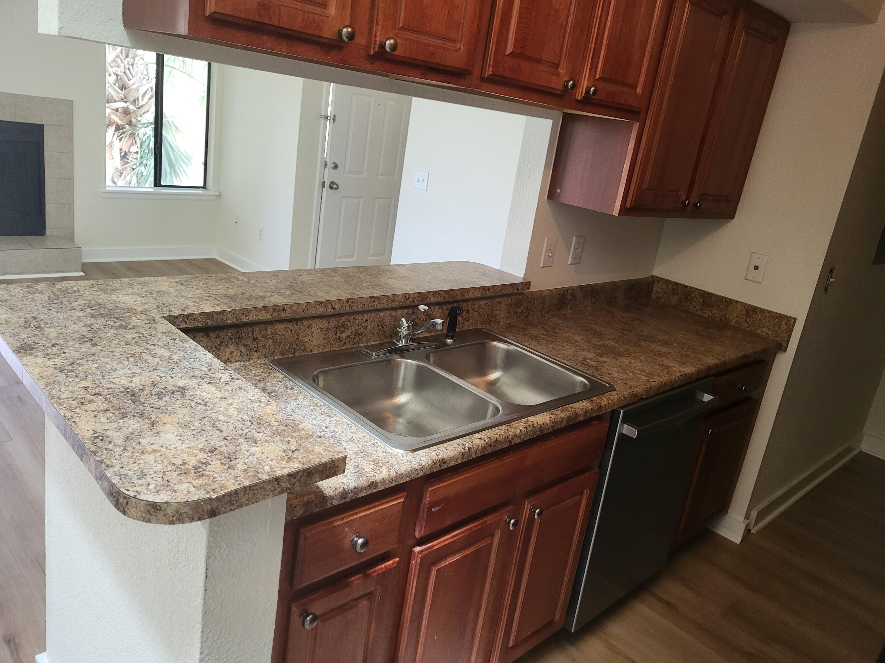 1481 Center Street, Unit 104 Mount Pleasant, SC 29464 - Photo 6 of 19 20230829_130242