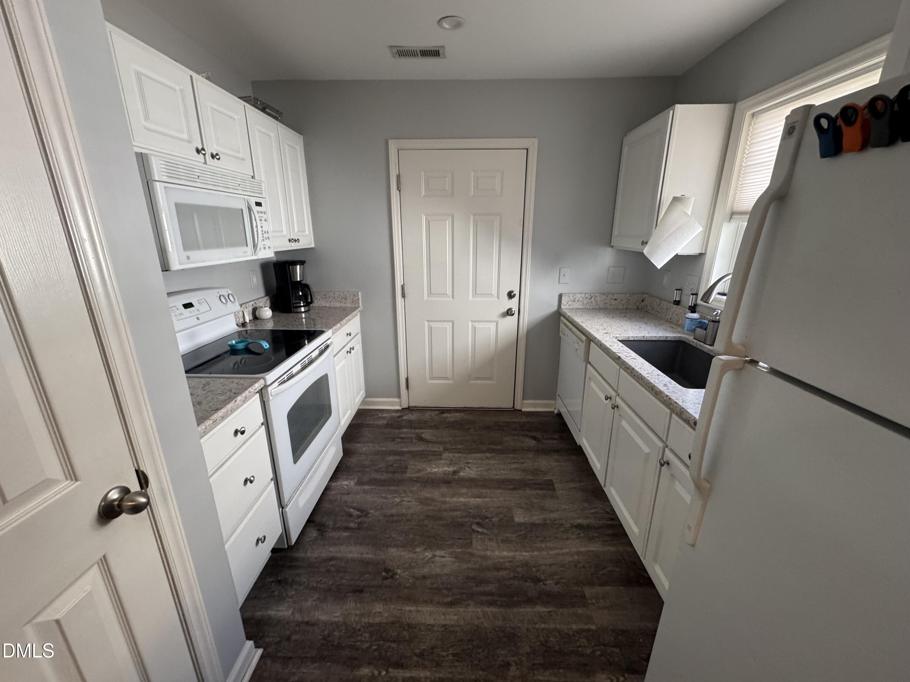 11351 Clubhaven Place, Unit 100 Raleigh, NC 27617 - Photo 11 of 29 Kitchen