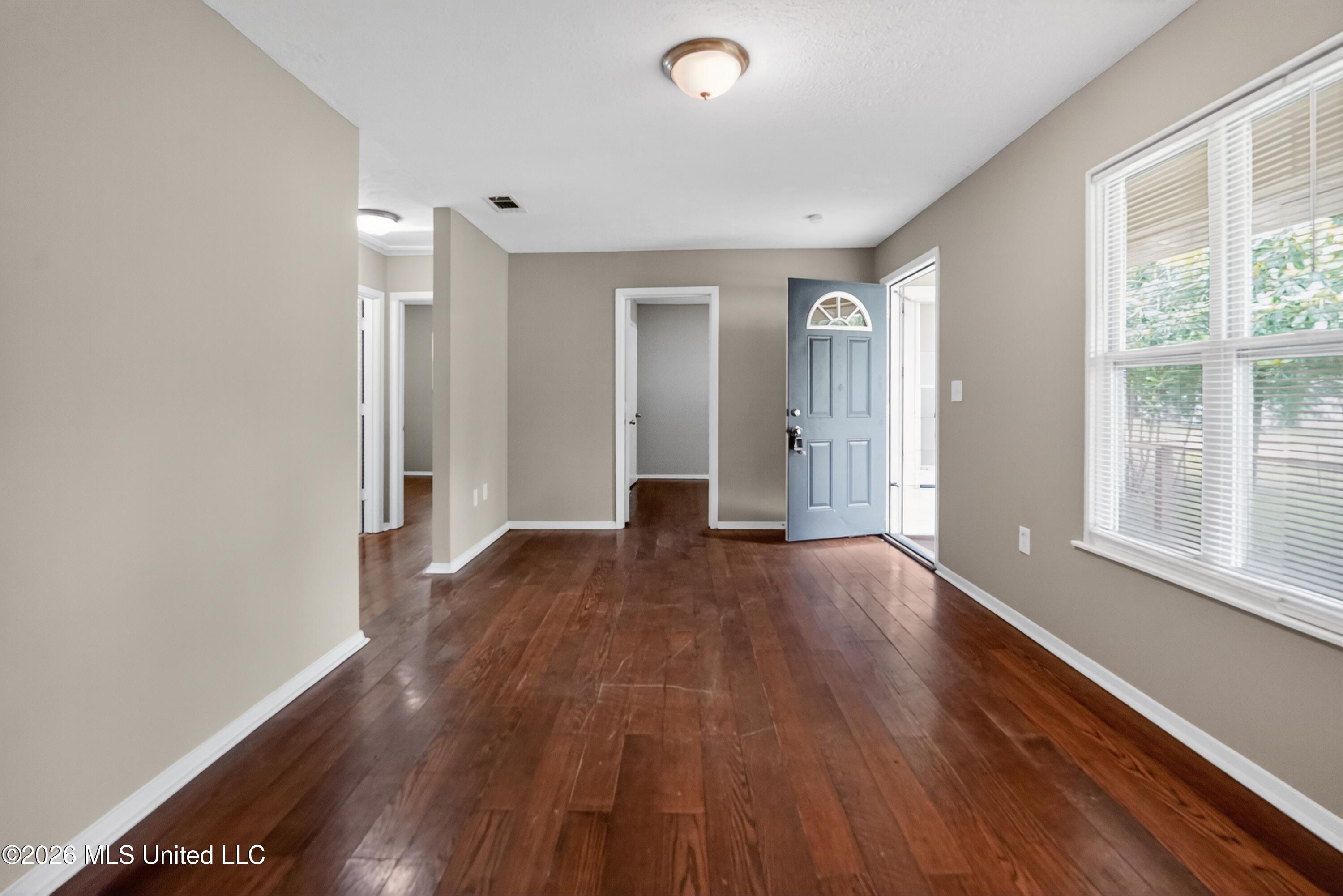 1220 Deeb Street Pearl, MS 39208 - Photo 8 of 32 08_1220_Deeb_St-Foyer-7331