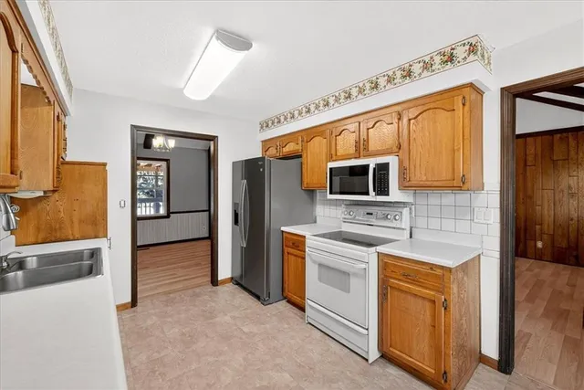 $320,000 | 317 South Valley Road, Olathe, KS 66061