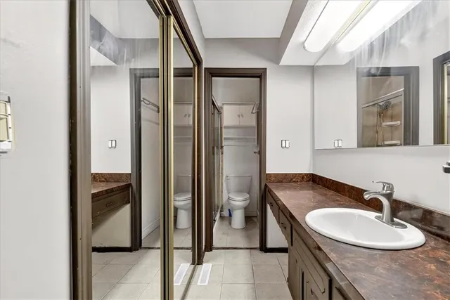 $320,000 | 317 South Valley Road, Olathe, KS 66061