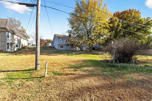 $320,000 | 317 South Valley Road, Olathe, KS 66061