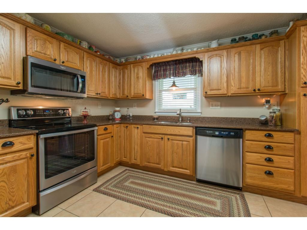220 Seminole Road Bristol, VA 24201 - Photo 7 of 26 Photo 7