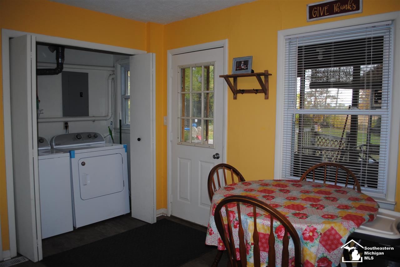 990 Wells Road Dundee, MI 48131 - Photo 4 of 19