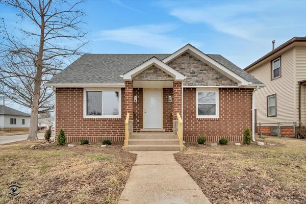 $250,000 | 702 South Lincoln Avenue, Kankakee, IL 60901