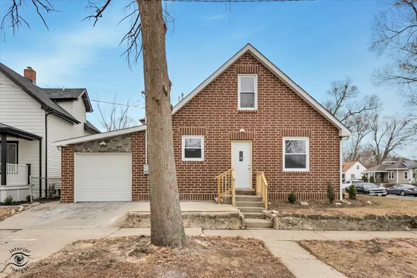 $250,000 | 702 South Lincoln Avenue, Kankakee, IL 60901
