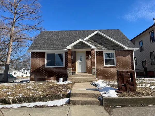 $250,000 | 702 South Lincoln Avenue, Kankakee, IL 60901