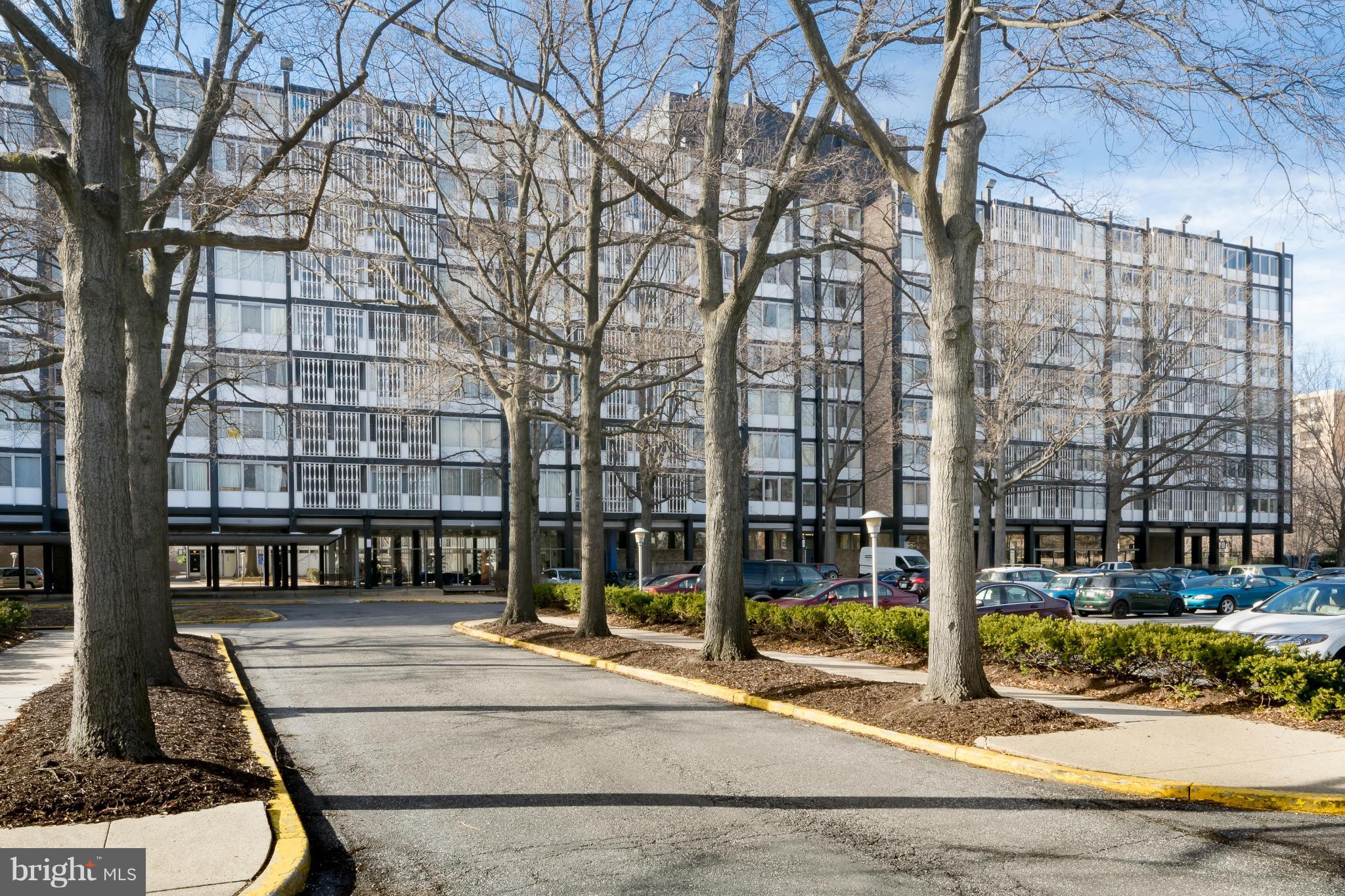 1301 Delaware Avenue Southwest, Unit N816 Washington, DC 20024 - Photo 16 of 20 a view of a building with yard