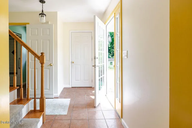 $695,000 | 483 Home Road, Sheffield, MA 01230