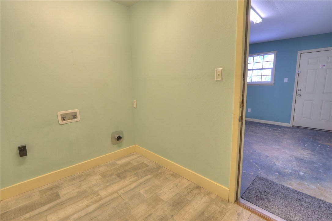 3141 Baybrook Drive Corpus Christi, TX 78418 - Photo 21 of 32 a view of a small space