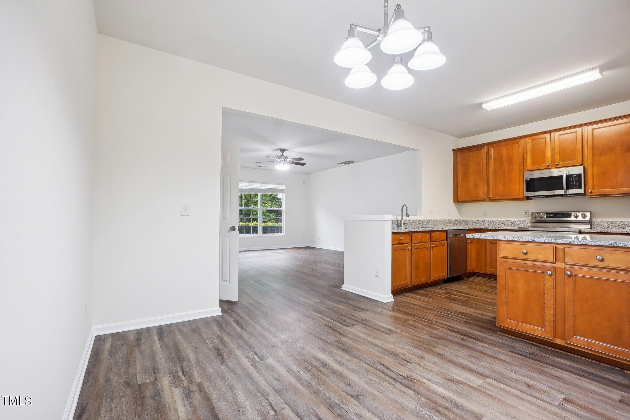 8207 Clasara Circle Raleigh, NC 27613 - Photo 5 of 27 Clasara Cir-005