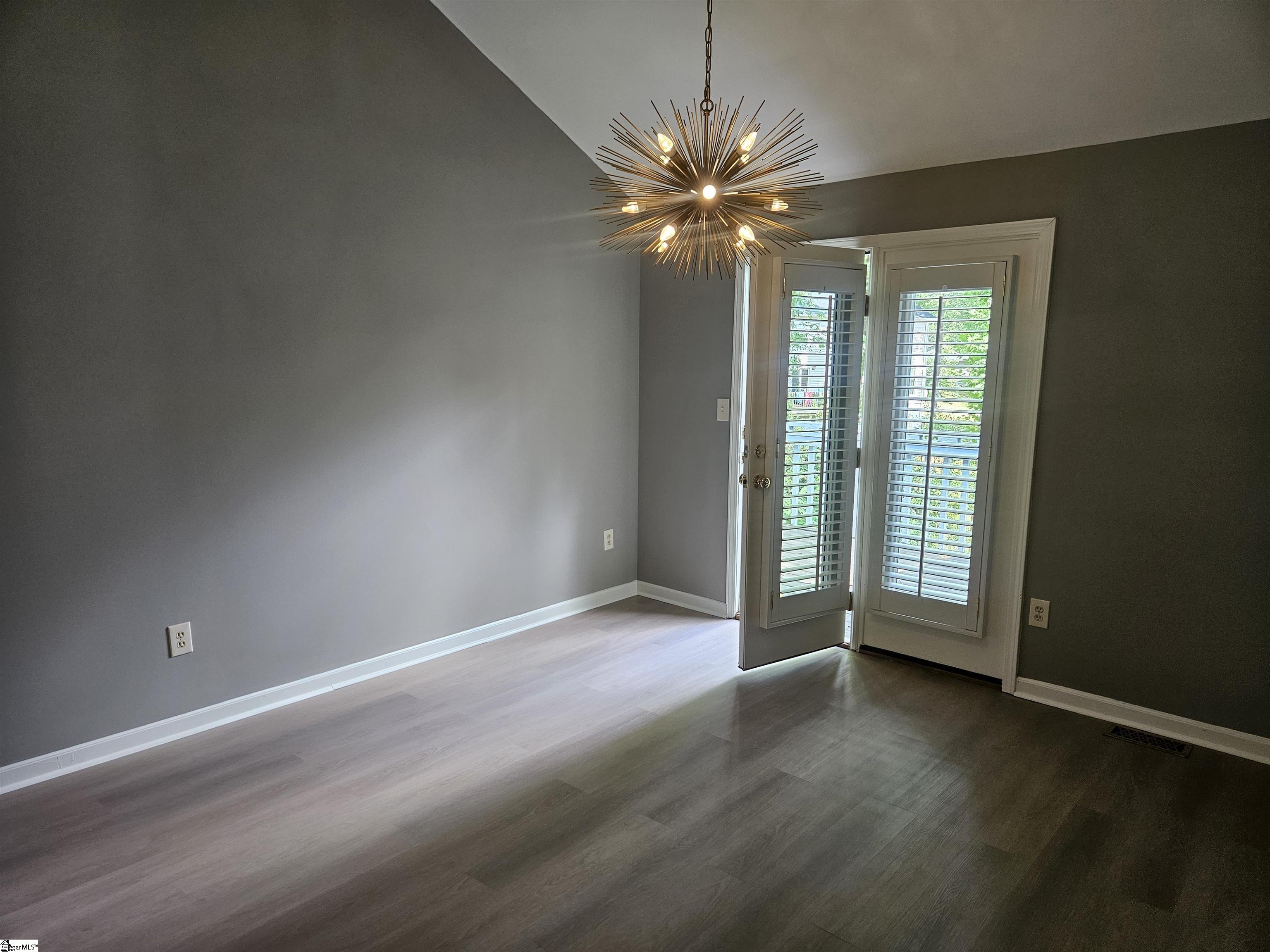 803 Dillard Road Greer, SC 29650 - Photo 8 of 33