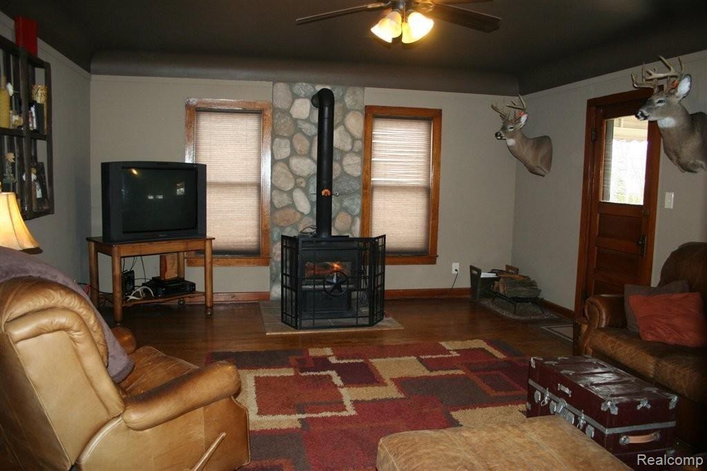 6489 Weyer Road Imlay City, MI 48444 - Photo 5 of 12 216.JPG
