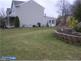 334 Sioux Court Sinking Spring, PA 19608 - Photo 11 of 12 Exterior Side