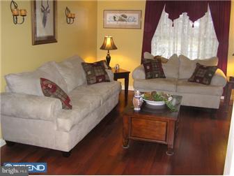 334 Sioux Court Sinking Spring, PA 19608 - Photo 8 of 12 Living Room