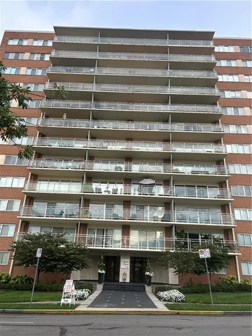 $700,000 | 4740 Roanoke Parkway, Unit 11041105, Kansas City, MO 64112