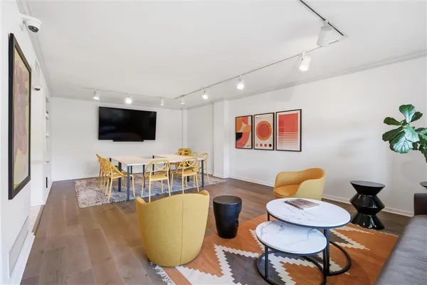 $575,000 | 4740 Roanoke Parkway, Unit 11041105, Kansas City, MO 64112