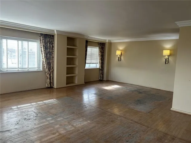 $700,000 | 4740 Roanoke Parkway, Unit 11041105, Kansas City, MO 64112