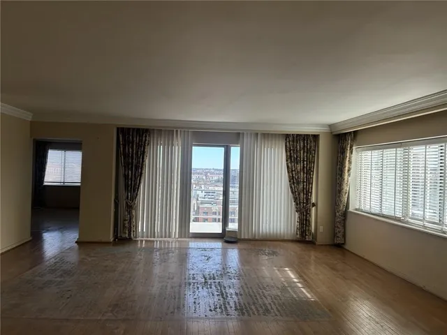 $700,000 | 4740 Roanoke Parkway, Unit 11041105, Kansas City, MO 64112