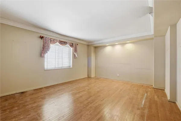 $575,000 | 4740 Roanoke Parkway, Unit 11041105, Kansas City, MO 64112