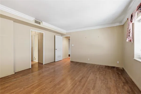 $575,000 | 4740 Roanoke Parkway, Unit 11041105, Kansas City, MO 64112