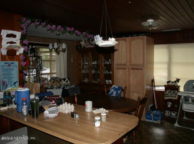 1765 Davis Road Jacksonville, FL 32218 - Photo 23 of 29 Breakfast Bar & Eat-in Kitchen