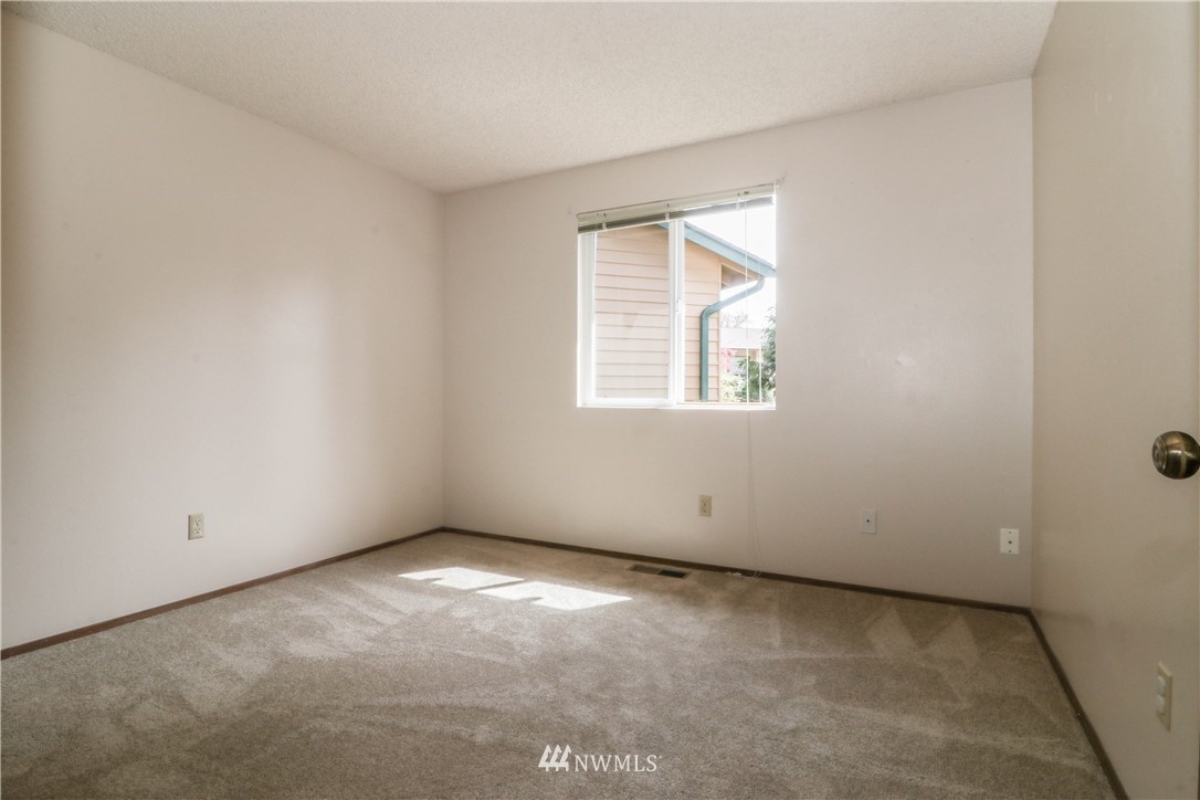 15919 118th Place Northeast Bothell, WA 98011 - Photo 11 of 22