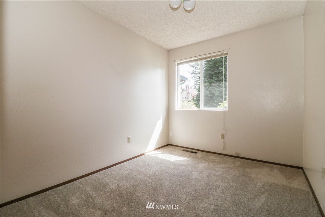 15919 118th Place Northeast Bothell, WA 98011 - Photo 14 of 22